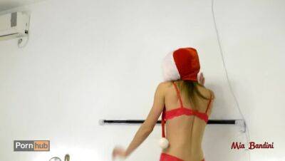 Mia Bandini - Sexy santa girl is crazy about christmas fuck and suck - porntry.com