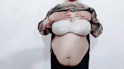 Motay Boobs Wali Sexy Indian Aunty - desi-porntube.com - India