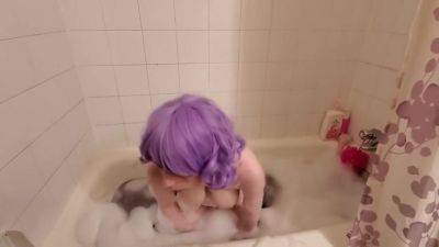 Cute Chubby Cosplayer Masterbates In The Bath Eye Rolling Clit Orgasm - upornia.com