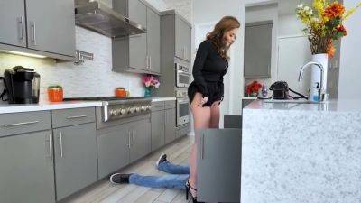 Mommy Has A College Boy Take Care Of Her Wet Slit - upornia.com