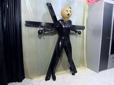 Produktionsgeile Gummipuppen Scene 3 - upornia.com