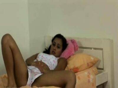 Brunette latina teen Bianca fucking a big brown dildo - drtuber.com - Brazil