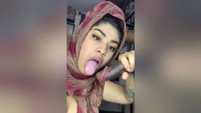 Rough Deepthroat - Busty Pakistani Slut Rough Deepthroat - desi-porntube.com - Pakistan