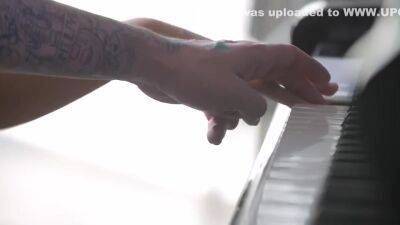 Piano Lessons With Hot Babe - upornia.com
