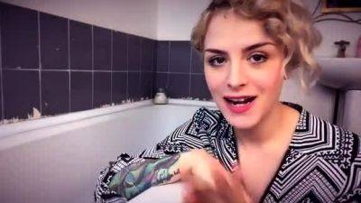 Molly Darling – Bathtime with Mommy & Mommy Cums For - drtuber.com