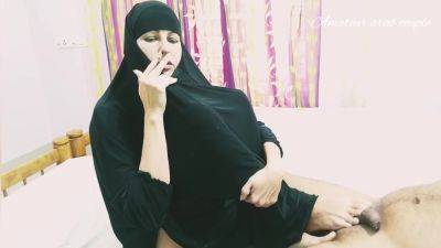 Hot Muslim Wife In Hijab Smoking And Playing With Cock Using Foot - desi-porntube.com