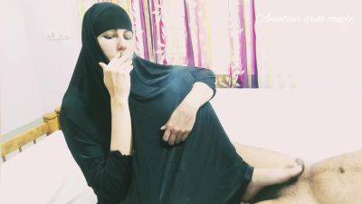 Hot Muslim Wife In Hijab Smoking And Playing With Cock Using Foot - desi-porntube.com