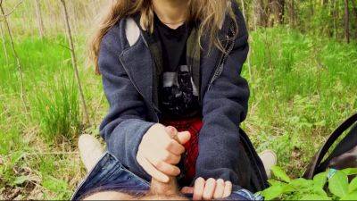 I Took My Girlfriend To The Forest And Persuaded Her To Masturbate To Me In A Condom. She Broke Down But Agreed - hclips.com
