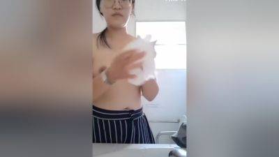 What Chinese Girl Doing After Piss In Toilet - desi-porntube.com - China