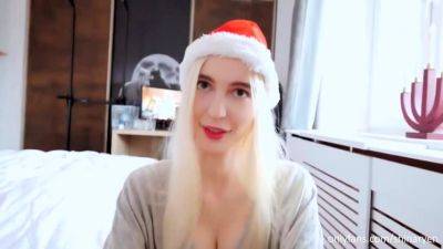 Cute Girl Makes A Great Gift On Christmas! Onlyfans Leaked - drtuber.com