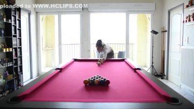 Pantyless Billard For Lety Howl - hclips.com - France