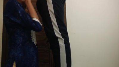 Seduces Electrician While He Is Repairing - desi-porntube.com - India
