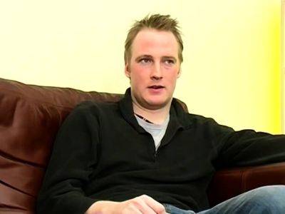 Adorable British youngster Ricky cums after an inteview - drtuber.com - Britain