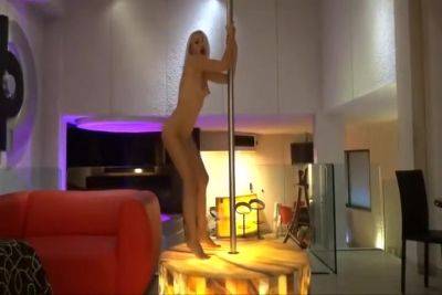 Fucked Directly In Strip Club Cum Facial - videomanysex.com