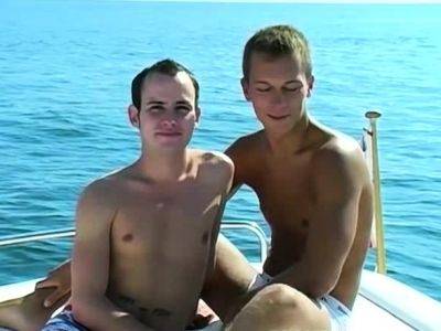 UK youngsters Grant and Valery anal fuck on a boat outdoor - drtuber.com - Britain