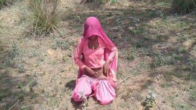 Husband Wife Jungle Ghumne Gaya Patni Ko Jameen Per Leta Kar Sabse Badhiya Chudai Kiya - hclips.com - India