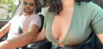 kat tire une bonne pipe dans un chemin - txxx.com