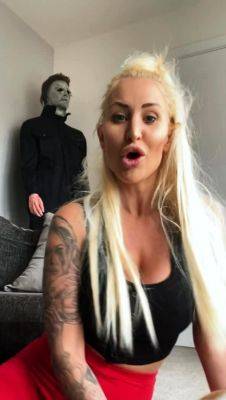 Big Boobed Blonde Masturbates With A Dildo In The Bathroom - drtuber.com