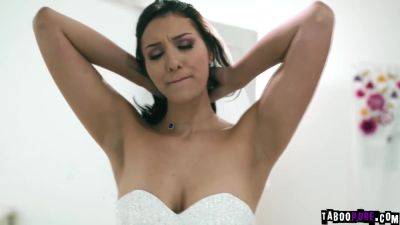 Jessys Raging Cock Fucked Bella Before Her Wedding - videomanysex.com