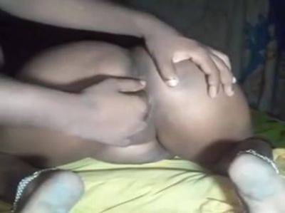 Bagal Wali Bhabhi Ko Kutiya Bana Ke Chudai Ki - desi-porntube.com - India