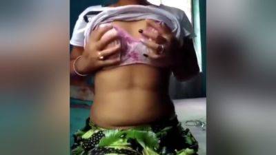 Pooja Bhabhi Ki Chodai Videos Desi Sexy Pooja Bhabhi - desi-porntube.com - India