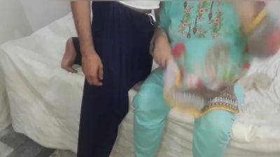 Gori Chikni Bhabhi Ki Jabardast Chudai Hindi English Title - desi-porntube.com - India - Britain