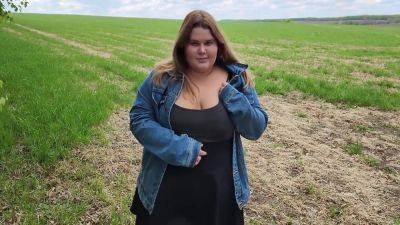 Beautiful Lush Girlfriend With Huge Bouncy Tits Sucks My Cock In Nature - hclips.com - Russia
