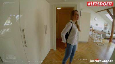 Stacy Sweetstorm seduces Russian tourist Anya Akulova & gets her cum in her mouth - sexu.com - Russia