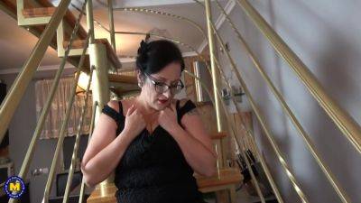 Classy Jenny Loves Getting Kinky In Roaring 20s Style - upornia.com