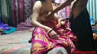 Ganyo Ki Mom Ki Gud Ko Pani Pani Kr Diya Chudke Uski Chikna Gud K Jala Kr Diya - desi-porntube.com - India