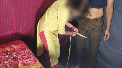 Ladies Tailor Ne Ki Gand Me Ungli Or Fir Hue Jamkar Chudai - hotmovs.com - India
