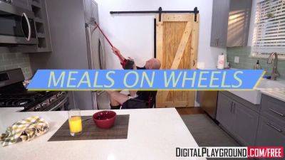 Kimber Lee's steamy XXX video: Meals On Wheels - A creampie-filled handjob ride! - sexu.com