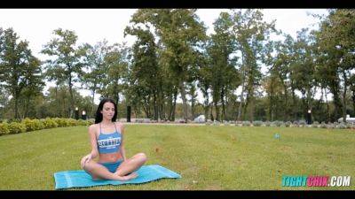 Watch Sapphira A's Yoga Body Get Fit with a Masturbation Session - sexu.com