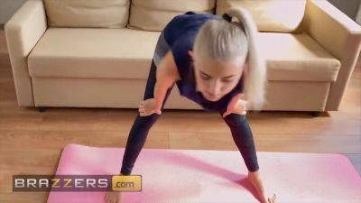 Eva Elfie - Eva Elfie's tight ass gets a workout in a loose blouse while teasing her friends - sexu.com