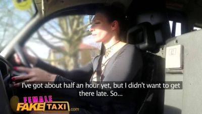 Vickie Powell's big tits and squirting orgasm make for a steamy ride in the fake female taxi - sexu.com