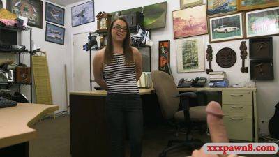 Babe With Glasses Banged So Good By Pawn Keeper - hclips.com