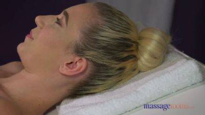 Amy Summers & Lady Bug get hot and heavy during a steamy lesbian massage - sexu.com