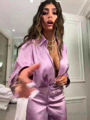 Mia - Mia Khalifa Nude Striptease Video Leaked - drtuber.com
