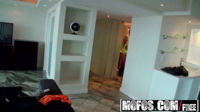 Jessa Rhodes - Jessa Rhodes caught peeping on her hot fucking roomie's ass - sexu.com