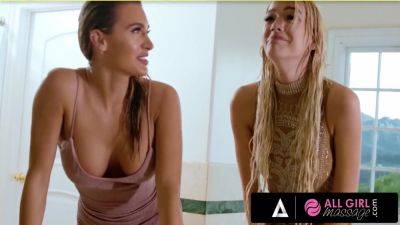 Gorgeous Babes And Do Scissoring After Feet Massage With Ella Reese And Kenna James - hotmovs.com
