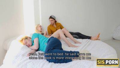 Russian blonde teen invites stepbro to bed for a wild ride - sexu.com - Russia