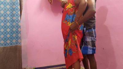 A Women Was Folding Clothes And I Invited Her For Sex - desi-porntube.com - India