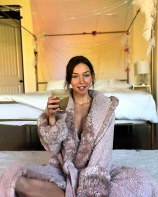 Rachel Cook Topless Coffee Drinking Video Leaked - drtuber.com
