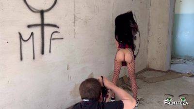 Schoolgirl Sex With A Photographer In An Abandoned Building - hclips.com