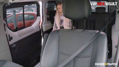 George Uhl - Katie Sky gets her big ass drilled by horny driver in public traffic - sexu.com