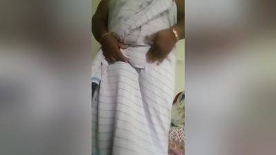 Indian Lady In Bedroom Masturbation - desi-porntube.com - India