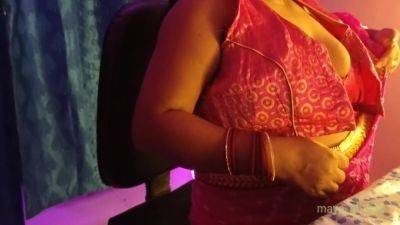 Sexy Bhabhi Opens Her Clothes And Shows Her Boobs To Satisfy Her Sexual Desire - hclips.com - India