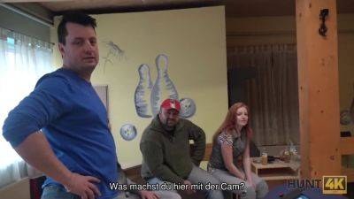 Watch Brünette saugt Schwanz & gives Muschi a BJ for Bargeld's sake in POV - sexu.com