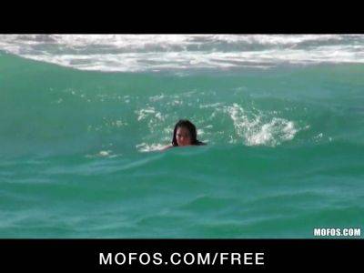 Jenna J.Ross - Watch Jenna J Ross, the stunning big-ass surfer, get oiled up & pounded hard on the beach - sexu.com