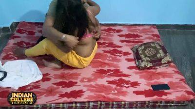 Mature Indian Aunty With Big Belly Having Sex On Floor In Rented Room - hotmovs.com - India